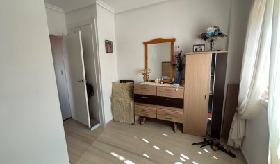 Wiederverkauf - Bungalow -
Orihuela Costa - Punta Prima