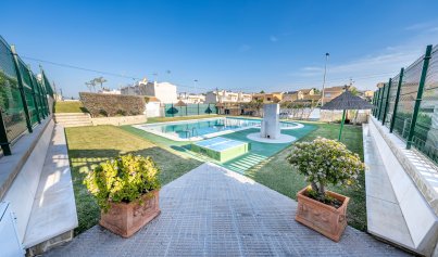 Resale - Bungalow -
Los Balcones - Los Balcones - Los Altos del Edén