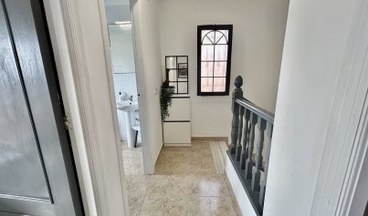 Resale - Villa -
Villamartín - Blue Lagoon