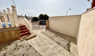 Resale - Villa -
Villamartín - Blue Lagoon
