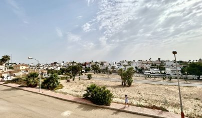 Resale - Villa -
Villamartín - Blue Lagoon