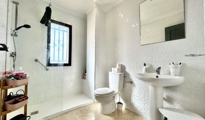 Resale - Villa -
Villamartín - Blue Lagoon