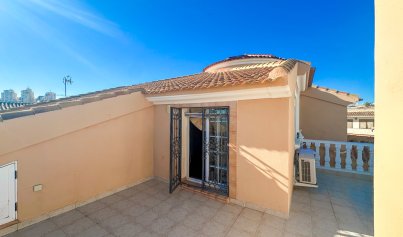 Wiederverkauf - Villa -
La Mata
