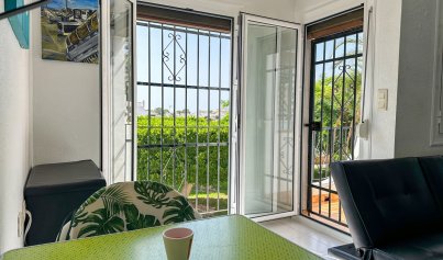 Resale - Bungalow -
San Miguel de Salinas - Bellavista