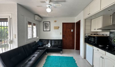 Resale - Bungalow -
San Miguel de Salinas - Bellavista
