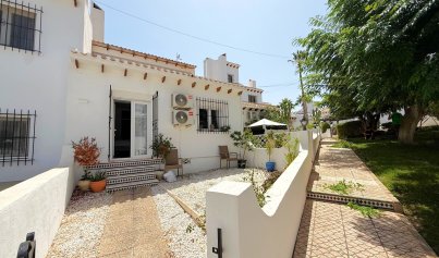 Resale - Townhouse -
Orihuela Costa - Villamartin