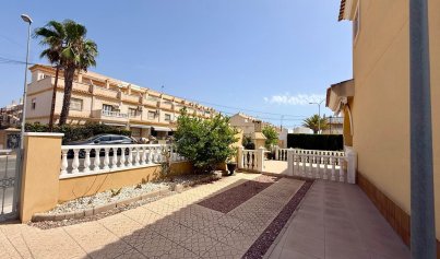 Återförsäljning - Villa -
Orihuela Costa - Villamartin