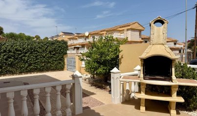 Återförsäljning - Villa -
Orihuela Costa - Villamartin