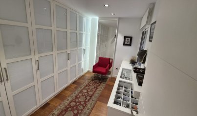 Resale - Apartment -
Torrevieja - Centro