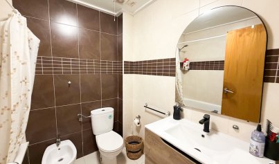 Resale - Apartment -
Torrevieja - Centro