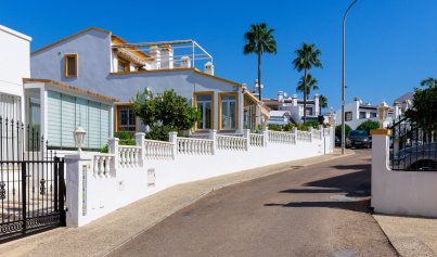 Resale - Villa -
Villamartín - La Rioja