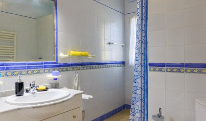 Resale - Villa -
Villamartín - La Rioja