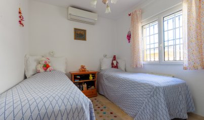 Resale - Villa -
Villamartín - La Rioja