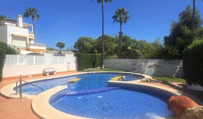 Resale - Villa -
Villamartín - La Rioja