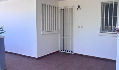 Återförsäljning - Lägenhet -
Villamartín - La Fuente