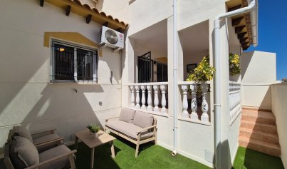 Återförsäljning - Radhus -
Alicante - La Florida