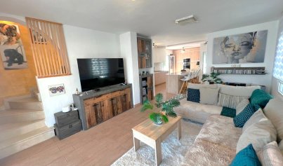 Resale - Villa -
Orihuela Costa - Villamartin