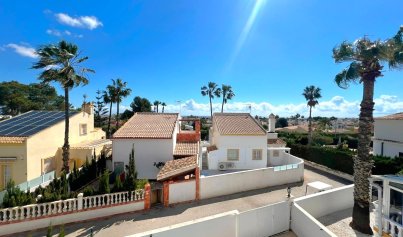 Resale - Villa -
Orihuela Costa - Villamartin