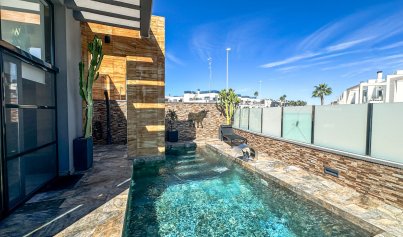 Återförsäljning - Villa -
Lomas de Cabo Roig