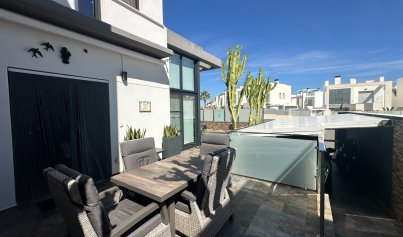 Återförsäljning - Villa -
Lomas de Cabo Roig
