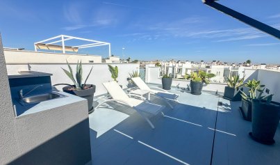 Återförsäljning - Villa -
Lomas de Cabo Roig