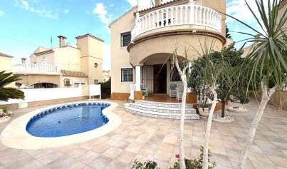 Resale - Villa -
Orihuela Costa - Villamartín-Las Filipinas
