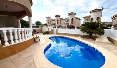 Resale - Villa -
Orihuela Costa - Villamartín-Las Filipinas