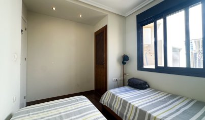 Resale - Bungalow -
Orihuela Costa - Los Altos