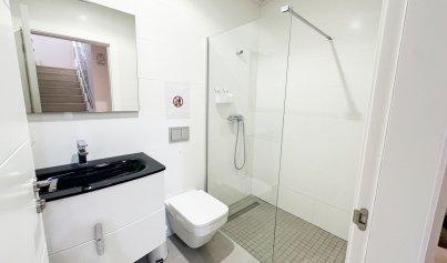 Resale - Villa -
Torrevieja - Nueva Torrevieja - Aguas Nuevas