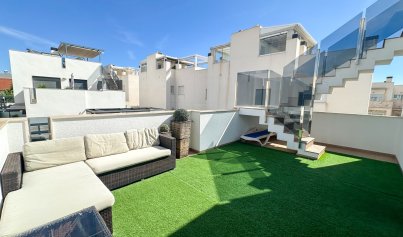 Resale - Villa -
Torrevieja - Nueva Torrevieja - Aguas Nuevas