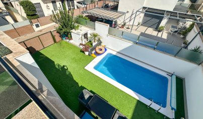 Resale - Villa -
Torrevieja - Nueva Torrevieja - Aguas Nuevas