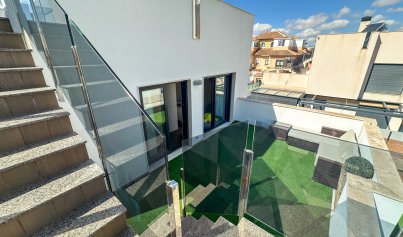 Resale - Villa -
Torrevieja - Nueva Torrevieja - Aguas Nuevas