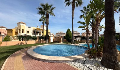 Resale - Bungalow -
Orihuela Costa - Los Altos