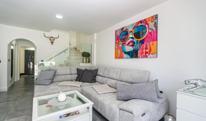 Resale - Quad House -
Mil Palmeras - Riomar