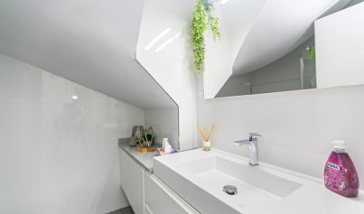 Resale - Quad House -
Mil Palmeras - Riomar