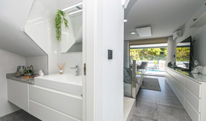 Resale - Quad House -
Mil Palmeras - Riomar