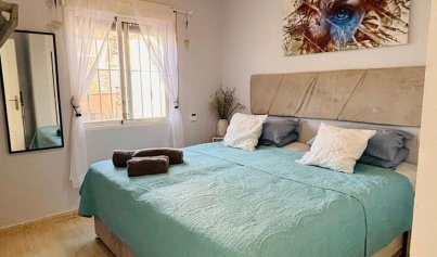 Återförsäljning - Lägenhet -
Orihuela Costa - Villamartin