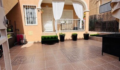Återförsäljning - Lägenhet -
Orihuela Costa - Villamartin