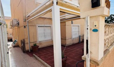 Återförsäljning - Lägenhet -
Orihuela Costa - Villamartin