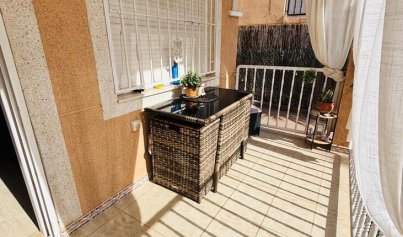 Återförsäljning - Lägenhet -
Orihuela Costa - Villamartin