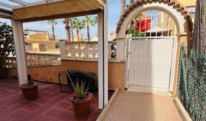 Återförsäljning - Lägenhet -
Orihuela Costa - Villamartin