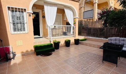 Återförsäljning - Lägenhet -
Orihuela Costa - Villamartin