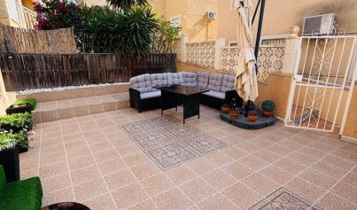 Återförsäljning - Lägenhet -
Orihuela Costa - Villamartin