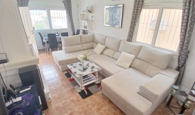 Resale - Villa -
Villamartín - Costa Blanca