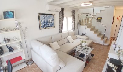 Resale - Villa -
Villamartín - Costa Blanca