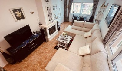 Resale - Villa -
Villamartín - Costa Blanca