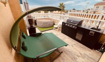 Resale - Villa -
Villamartín - Costa Blanca