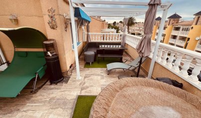 Resale - Villa -
Villamartín - Costa Blanca