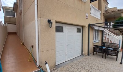 Resale - Villa -
Villamartín - Costa Blanca