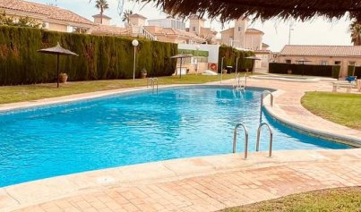 Resale - Villa -
Villamartín - Costa Blanca